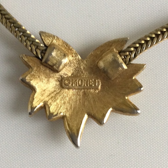 Vintage MONET Flower Chocker Necklace - Picture 3 of 5